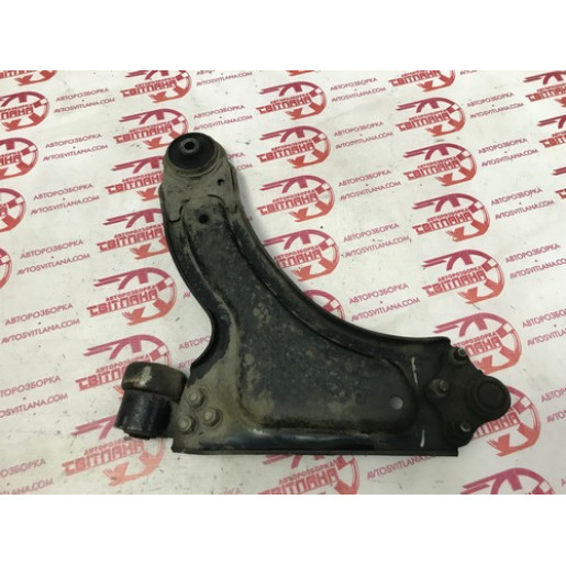 Ричаг передньої підвіски правий Opel Combo 2001-2011 13140038